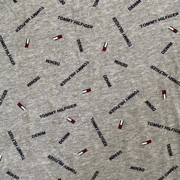 Tommy Hilfiger T- shirt - Picture 2 of 5